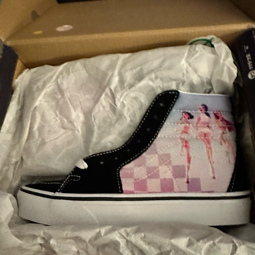 Vans x K-Pop Demon Hunters High-Top Sneakers Youth 3.5 – New / Sold Out